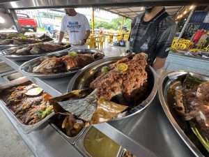 Nasi Ulam Ikan Bakar Balok by VisitPahang.my