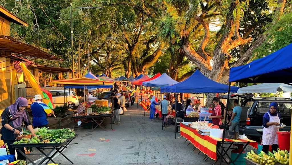 Pekan Sehari By Azizan Jamaludin