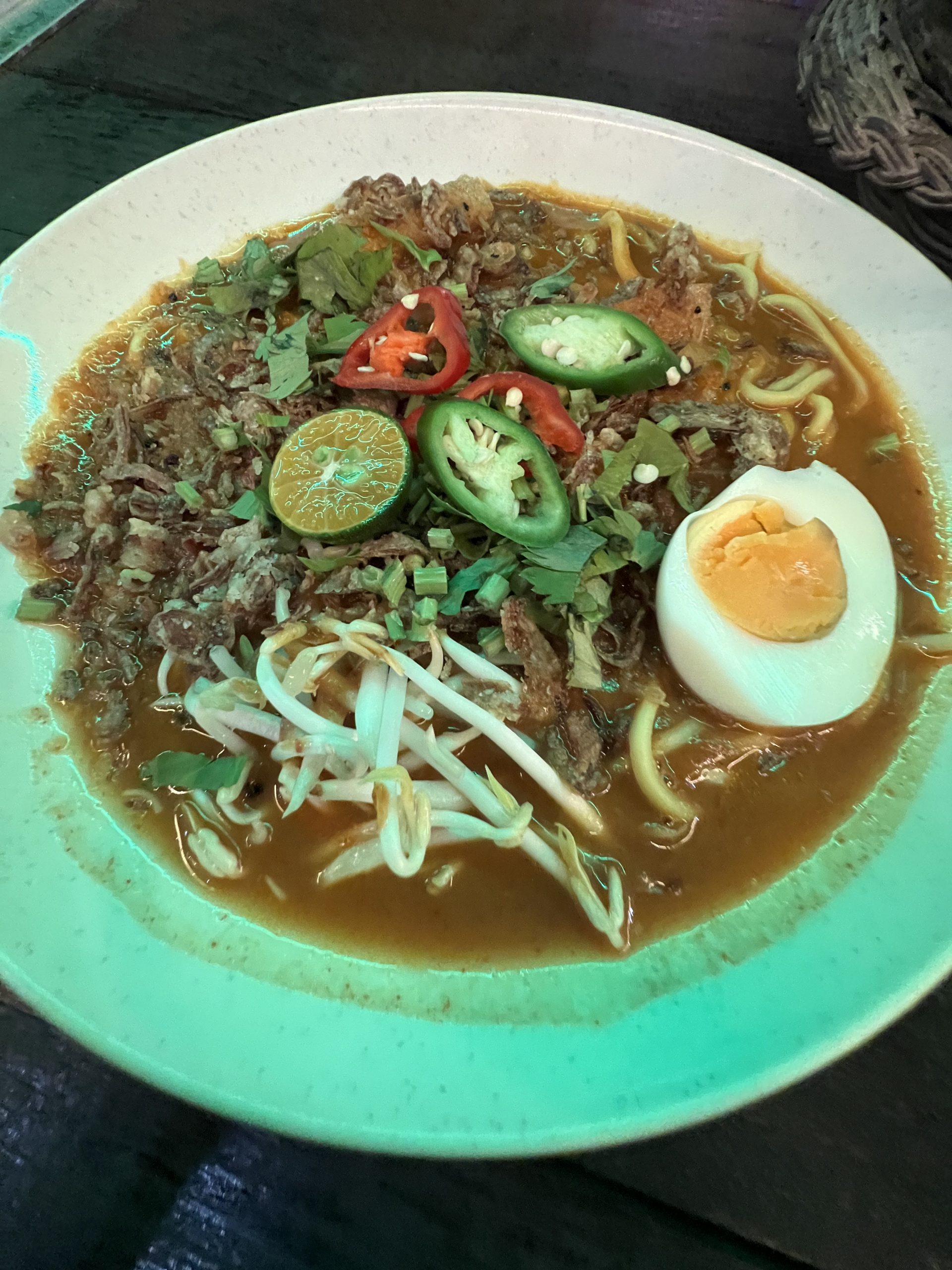 Makan malam bersama keluarga di Awangan Palace